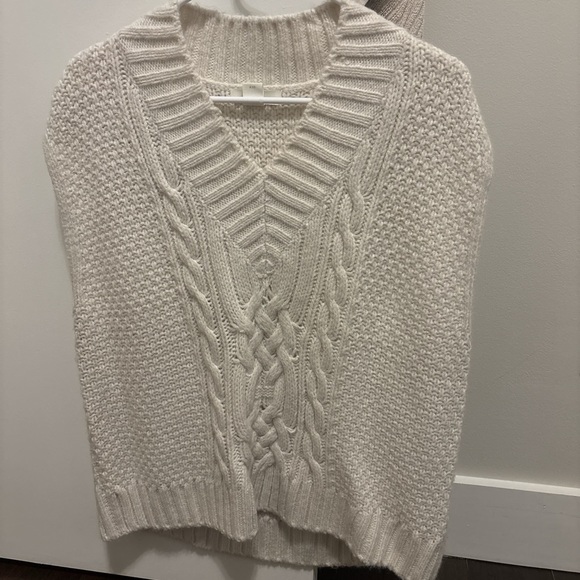 H&M Sweaters - H&M Cream Cable-Textured V-Neck Sweater